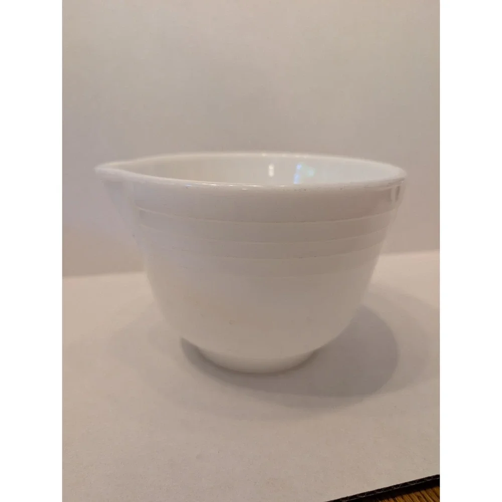 Vtg White Pyrex Ribbed Milk Glass Mixing Bowl ~2 Qt for Hamilton Beach Mixer #14